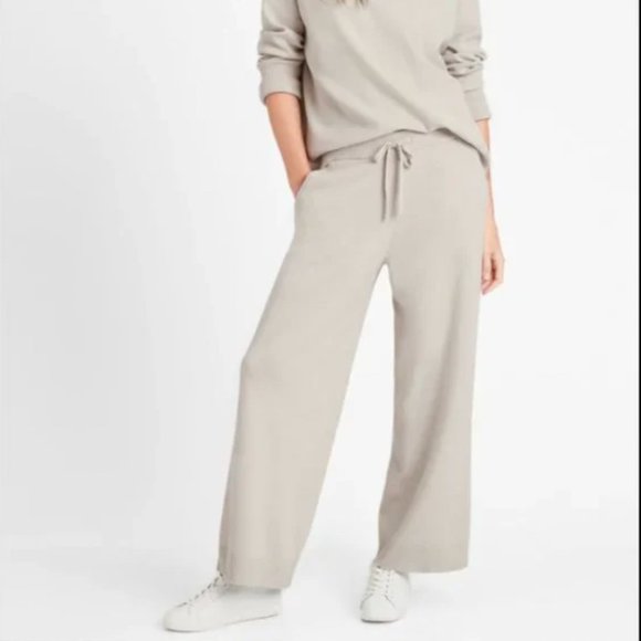 Banana Republic Wide Leg Cropped Sweatpants - Picture 1 of 4